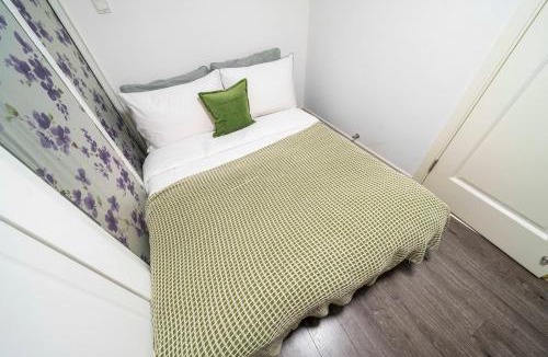 Xujiahui Apartment | Tyms Modern 3BR 2BA Apartment Near Xujiahui Metro