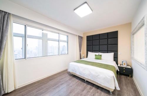 Xujiahui Apartment | Tyms Modern 3BR 2BA Apartment Near Xujiahui Metro