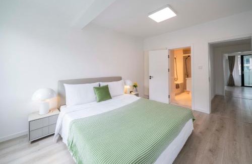 Gubei Apartment | Tyms Parisian 2BR APT Paris Classic