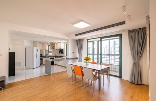 Xujiahui Bed & Breakfast | Tyms Spacious 4BR 2BA Apt Xujiahui