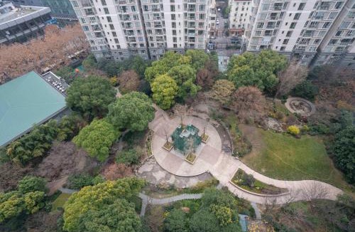 Wantiguan Apartment | Tyms Xuhui Apt 3BR 2BA Residence near Xujiahui CBD