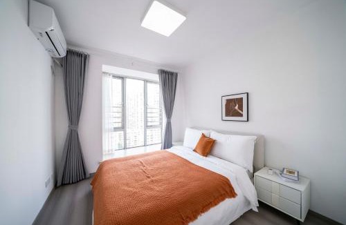 Wantiguan Apartment | Tyms Xuhui Apt 3BR 2BA Residence near Xujiahui CBD