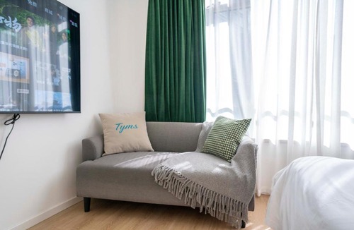 Wantiguan Apartment | Tyms Xuhui Spacious 1BR APT
