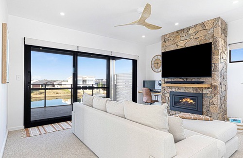 Geographe House | Ultimate luxury on the canal