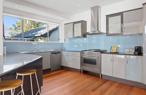 Toowoon Bay House | Uncle Bobby's Binburra Beach House