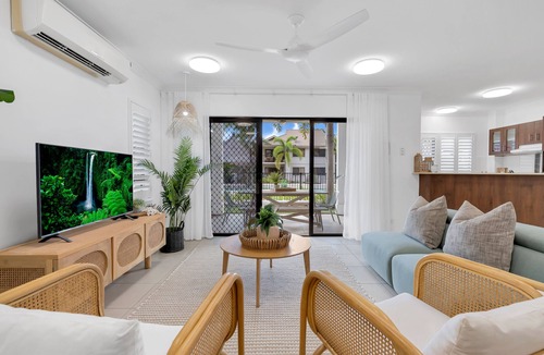 Mooroobool Apartment | Unique Collection- Endless Summer