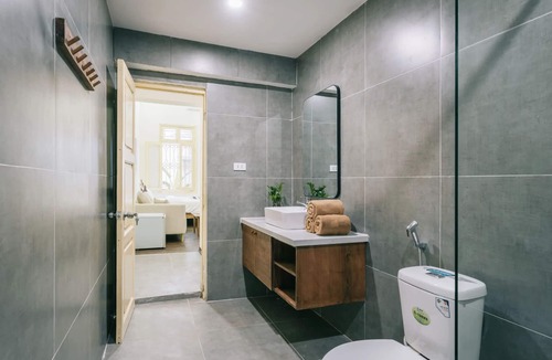 Lang Ha Hotel | UNIQUE Creative Apartment w ROOFTOP Garden