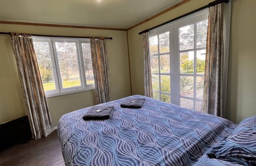 Nowa Nowa Cabin | Unique & Tranquil Property - Mingling Waters