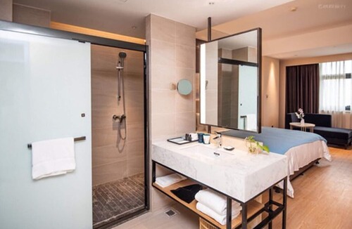 Jianggan Hotel | Upper Inn