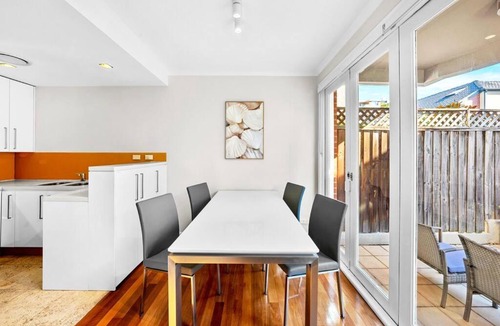 Chatswood Apartment | Urban Chic Chatswood 3BR Apartment