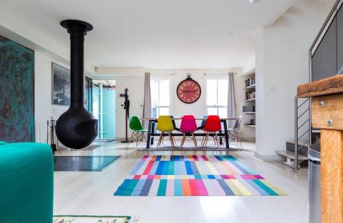 Surry Hills House | Urban Farmhouse Flair - Surry Hills Terrace Serenity