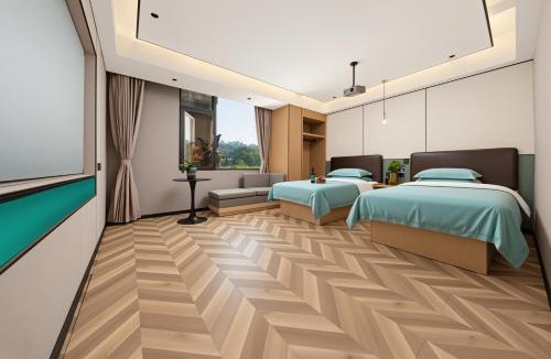 Wulingyuan Hotel | Urban Garden Smart Choice Hotel-5-minute drive to Baofeng Lake&charming river-view rooms-&10 minutes to reach the East Gate of Zhangjiajie National Forest Park
