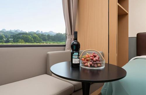 Wulingyuan Hotel | Urban Garden Smart Choice Hotel-5-minute drive to Baofeng Lake&charming river-view rooms-&10 minutes to reach the East Gate of Zhangjiajie National Forest Park