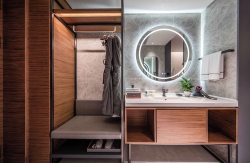 Yangpu Hotel | UrCove by Hyatt Shanghai Wujiaochang