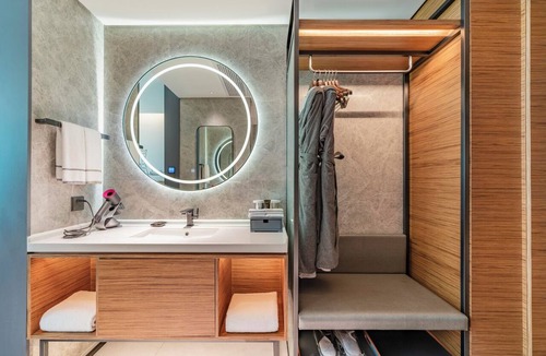 Yangpu Hotel | UrCove by Hyatt Shanghai Wujiaochang