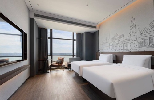 Jinping Qu Hotel | UrCove by Hyatt Shantou Zhugang New Town