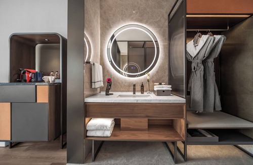 Shekou Hotel | UrCove by Hyatt Shenzhen Shekou Cruise Center