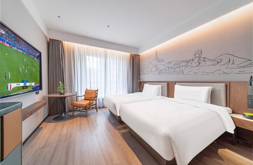 Zhangye Road Subdistrict Hotel | UrCove Lanzhou Xiguan Cross Zhongshan Bridge