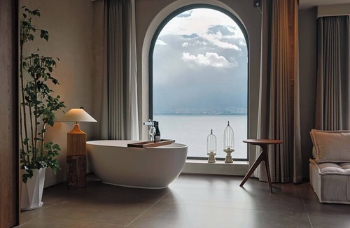 Dali Hotel | Utopia Yueji Art Seaview Designer Meisu