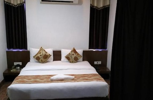 Varanasi Hotel | Varanasi Palace