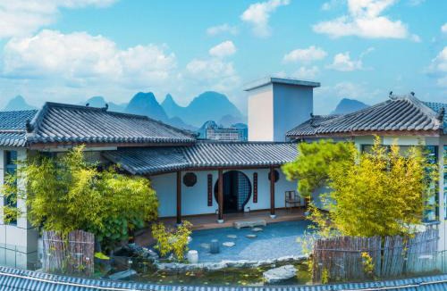 Guilin City Centre Hotel | Venus Royal Hotel Guilin Elephant Trunk Hill Two Rivers and Four Lakes Branch