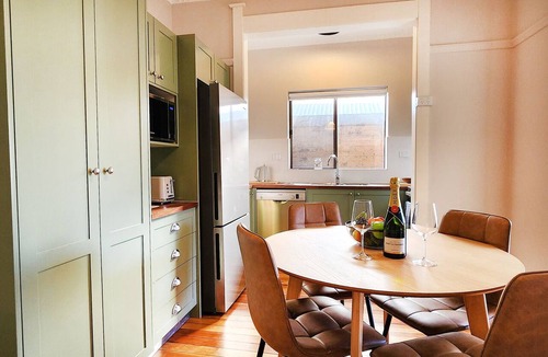 Newtown Apartment | Vibrant location, steps from Enmore Road & King Street