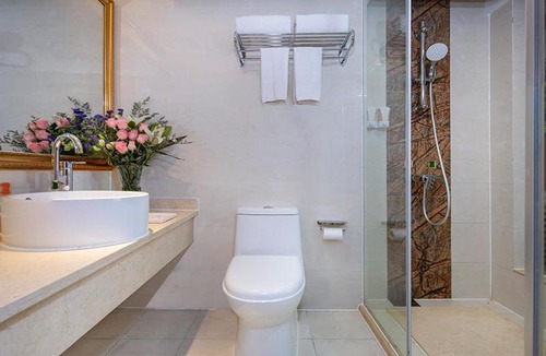 Tongbai County Hotel | Vienna Classic Hotel (Anlu Hengkun)