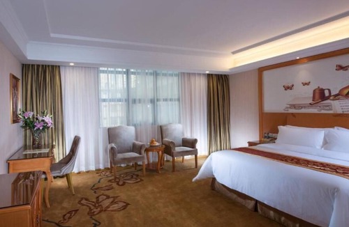Xiangqiao Qu Hotel | Vienna Hotel Chaozhou Bus Station