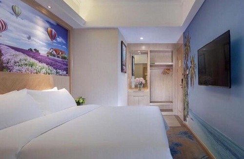 Chongqing Hotel | Vienna Hotel Chongqing Yangjiaping Pedestrian Street Light Railway Station