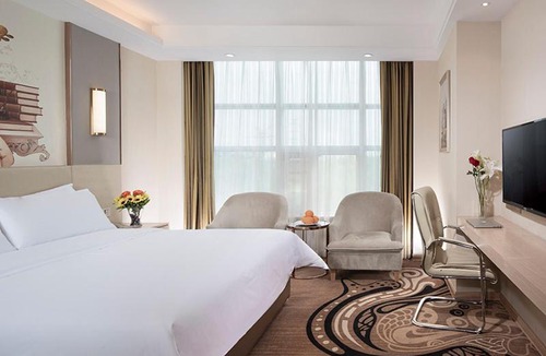 Wuhan Hotel | Vienna Hotel (East Plaza of WuHan High-Speed Railway Station)