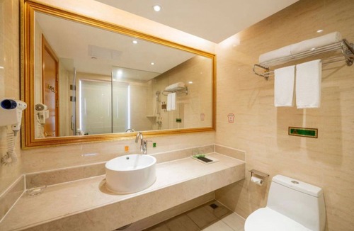 Shajing Hotel | Vienna Hotel Fuyong Exhibition Center