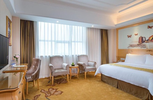 Dongguan City Center Hotel | Vienna Hotel Guangdong Gaozhou City East Passenger Depot