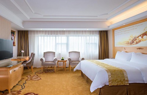 Dongguan City Center Hotel | Vienna Hotel Guangdong Gaozhou City East Passenger Depot
