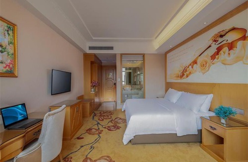 Huiyang Hotel | Vienna Hotel Huiyang Sanhe Square