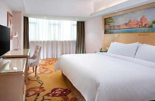 Huizhou Hotel | Vienna Hotel Huizhou Dahuxi