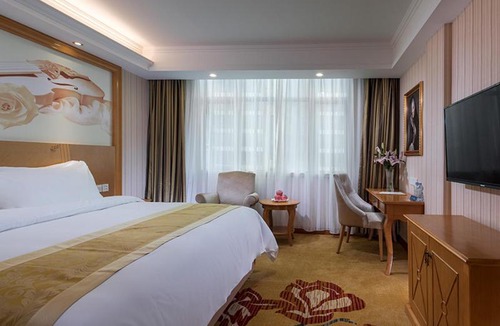 Rongcheng District Hotel | Vienna Hotel (Jieyang Jinxian Dadao Shop)
