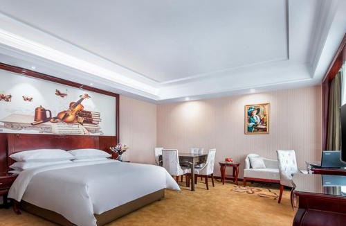Huashan District Hotel | Vienna hotel (maanshan park post golden eagle international shop)