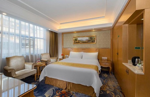 Meijiang District Hotel | Vienna Hotel Meizhou Jiangnan