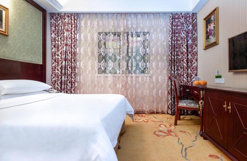 Songjiang Hotel | Vienna Hotel Shanghai Songjiang Wanda