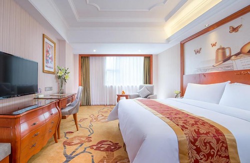 Buji Hotel | Vienna Hotel Shenzhen Bantian South Huancheng Road