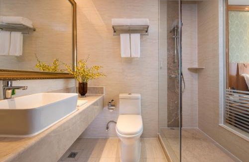 Longhua District Hotel | Vienna Hotel Shenzhen Guanlan Renming Road Heping