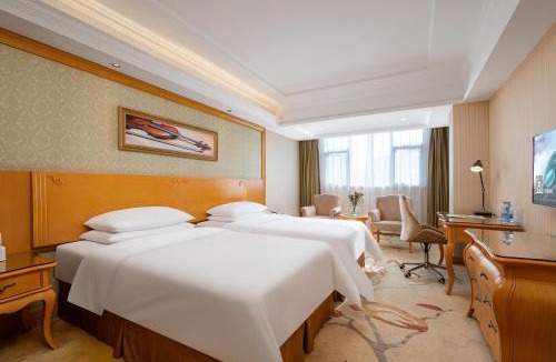 Longhua District Hotel | Vienna Hotel Shenzhen Longhua Renmin South Road