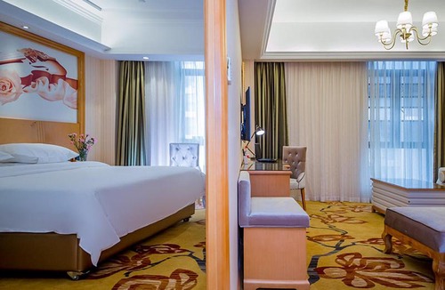Jiang'an District Hotel | Vienna Hotel Whhan xingye road stone bridge subway station store