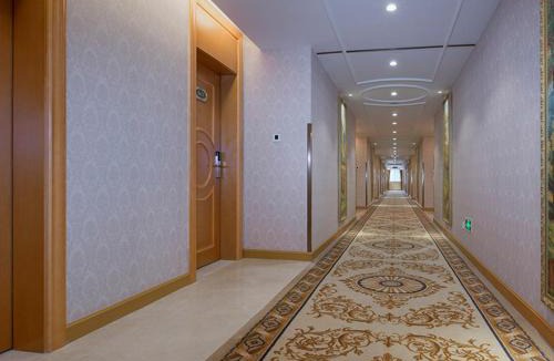 Haicang Hotel | Vienna Hotel(Zhangzhou Jiaomei WanYi square store)