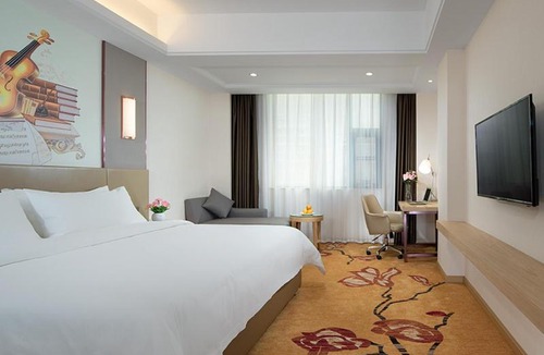 Jinghong Hotel | Vienna Hotels(JingHong BinJiang JunJuan)