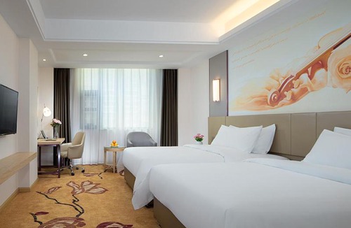 Jinghong Hotel | Vienna Hotels(JingHong BinJiang JunJuan)