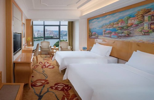 Yongding Hotel | Vienna International Hotel - Dayong city