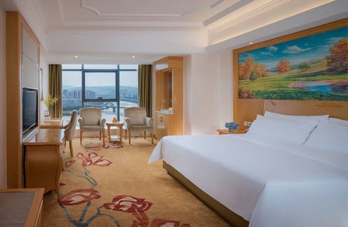 Yongding Hotel | Vienna International Hotel - Dayong city