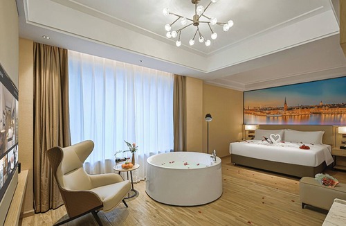 Huadu Hotel | Vienna International Hotel Guangzhou Baiyun International Airport Xialiang Metro Station Branch - Free Shuttle Bus to Guangzhou Baiyun International Airport