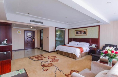 Guangling Qu Hotel | Vienna International Hotel Yangzhou outlets Plaza Heyuan